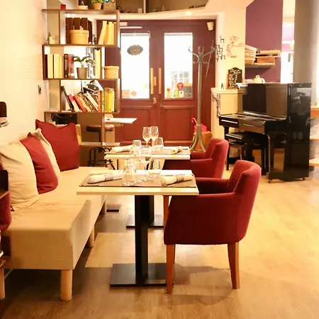 Logis Hotel-restaurant La Coupe D'or Szálloda Lisieux