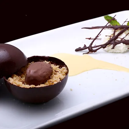 Logis Hotel-restaurant La Coupe D'or Отель 3*