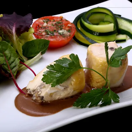 Logis Hotel-restaurant La Coupe D'or Отель