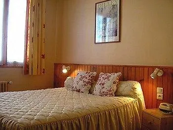 Отель Logis Hotel-restaurant La Coupe D'or