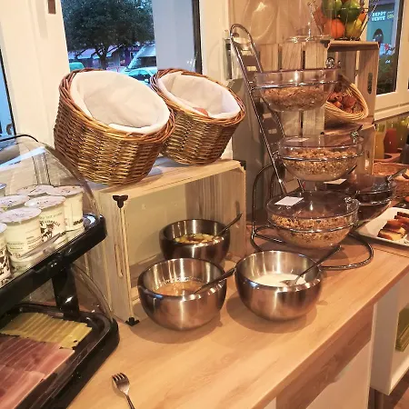 Logis Hotel-restaurant La Coupe D'or 3* Lisieux