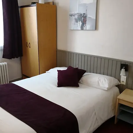 Logis Hotel-restaurant La Coupe D'or Hotel Lisieux