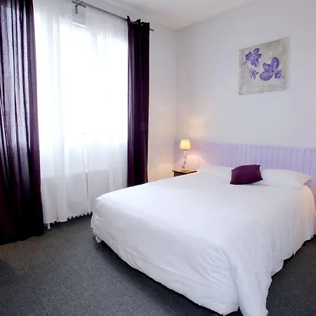 Logis Hotel-restaurant La Coupe D'or Hotel Lisieux