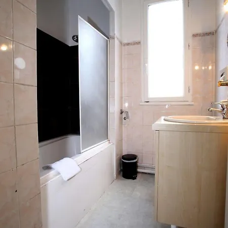 Logis Hotel-restaurant La Coupe D'or 3* Lisieux