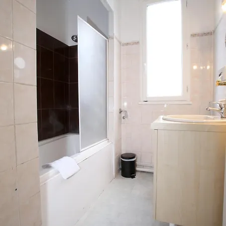 Logis Hotel-restaurant La Coupe D'or 3* Lisieux