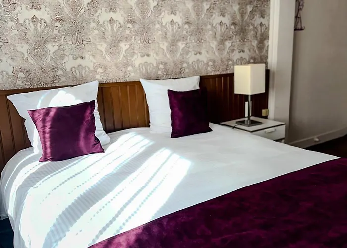 Logis Hotel-restaurant La Coupe D'or 3* Lisieux