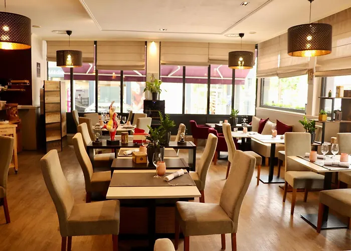 Logis Hotel-restaurant La Coupe D'or Hotell 3*