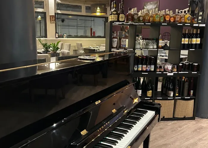 Logis Hotel-restaurant La Coupe D'or Hotell