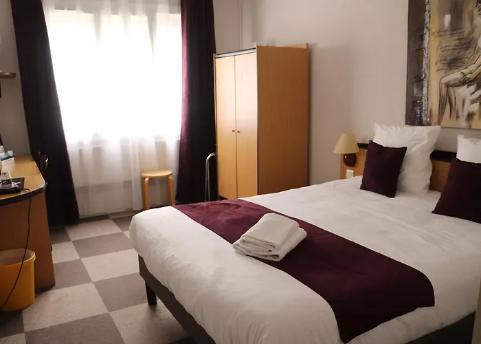 Logis Hotel-restaurant La Coupe D'or Hotell 3*