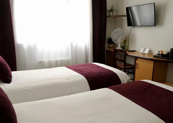 Logis Hotel-restaurant La Coupe D'or Hotel Lisieux