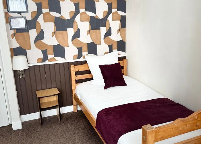 Logis Hotel-restaurant La Coupe D'or Hotel 3*