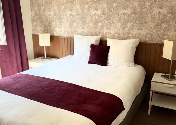 Logis Hotel-restaurant La Coupe D'or Hotell 3*