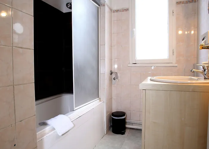 Logis Hotel-restaurant La Coupe D'or Hotel