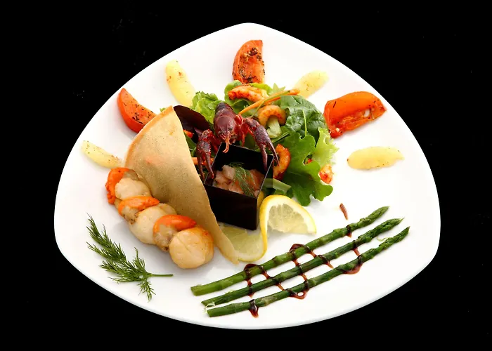 Hotell Logis Hotel-restaurant La Coupe D'or 3*