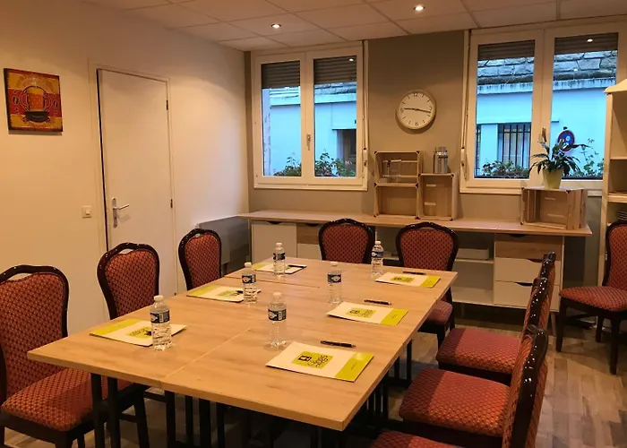 Logis Hotel-restaurant La Coupe D'or Hotell Lisieux