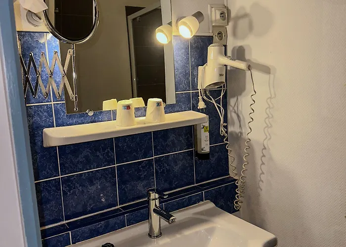 Hotell Logis Hotel-restaurant La Coupe D'or