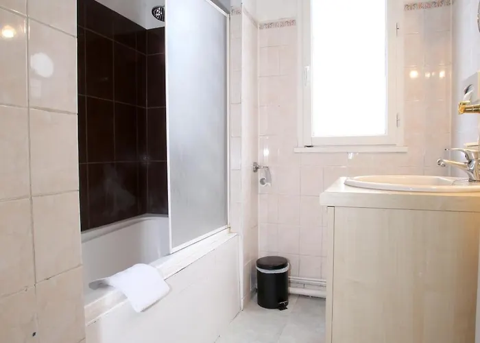 Logis Hotel-restaurant La Coupe D'or 3* Lisieux